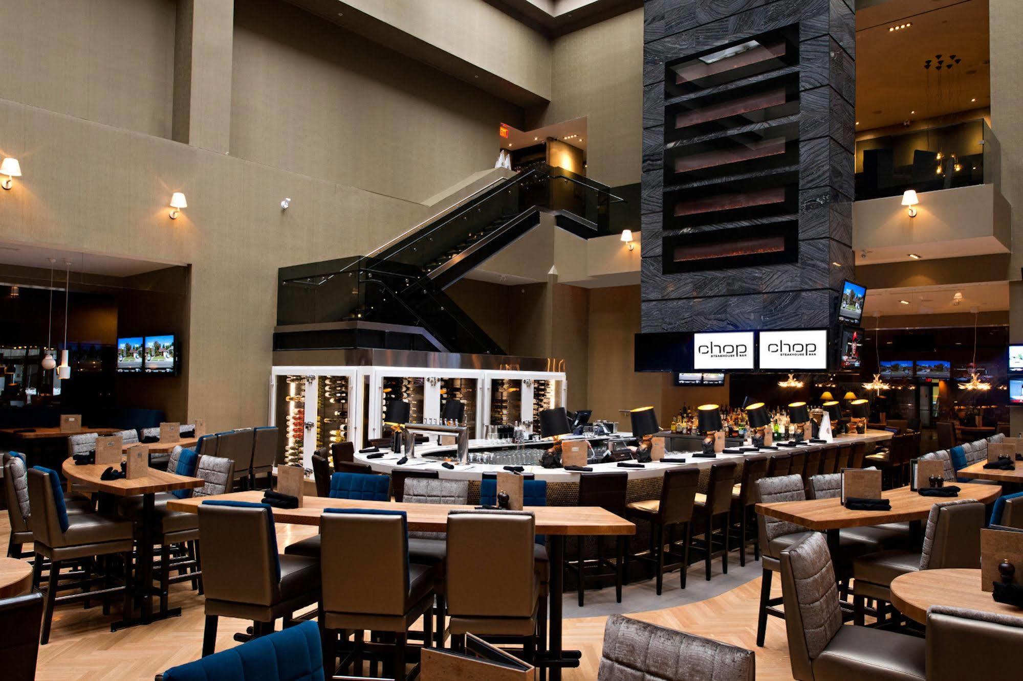 Sandman Signature Edmonton Downtown Hotel Exterior photo